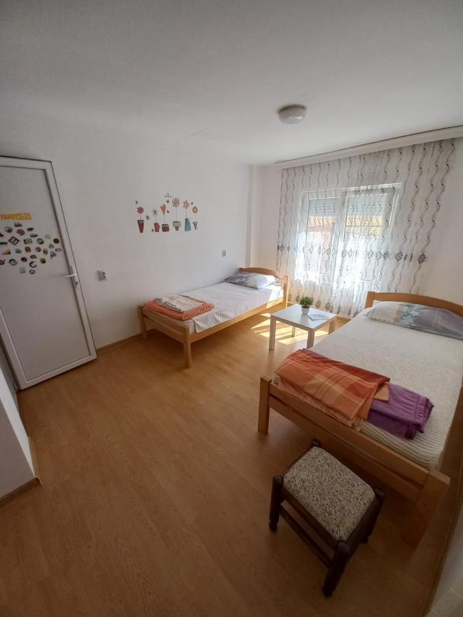 Bella Apartment Skopje Buitenkant foto